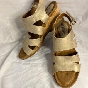 EuroSofft Women's Sadra Strappy Sandal,  Wedge heel,  Size 7M Gold/Ivory